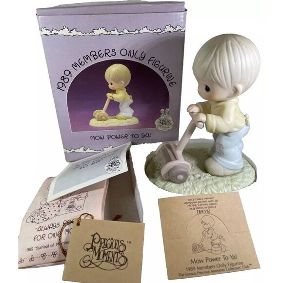 1989 Precious Moments ~ Mow Power To Ya! ~ Members Only Figurine w/ Box ~ PM892 - Picture 1 of 6